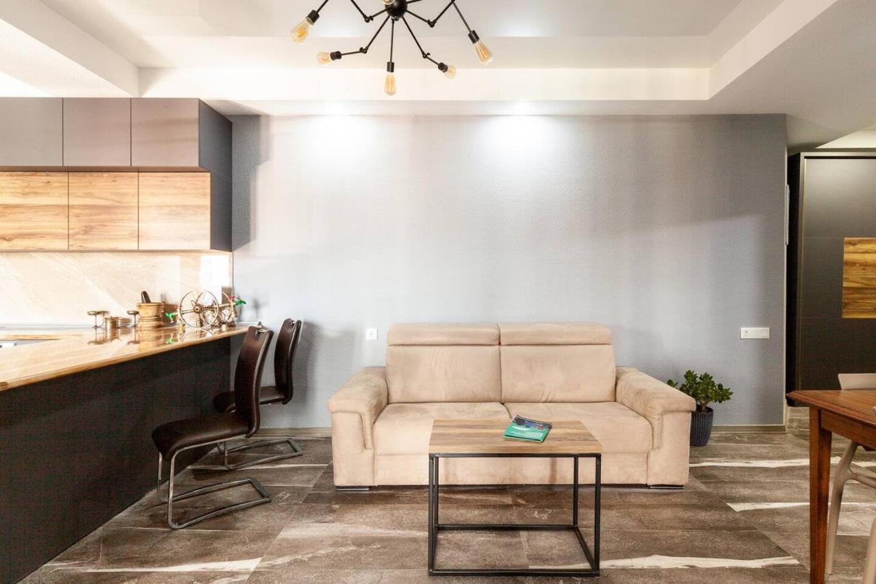 Veli Group Apartment In Old City كوتايسي المظهر الخارجي الصورة